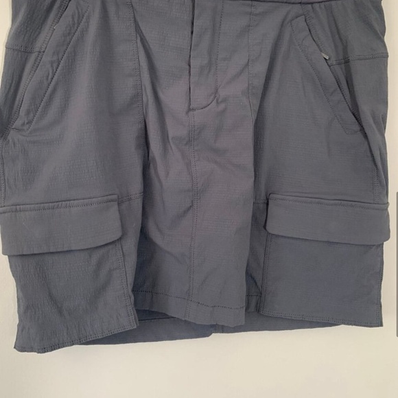 Athleta Charcoal Grey Cargo Trekkie Skort Shorts Skirt Sz 12 - Picture 7 of 11